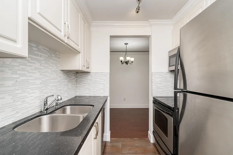 8 1850 E SOUTHMERE CRESCENT - photo 4 of 25