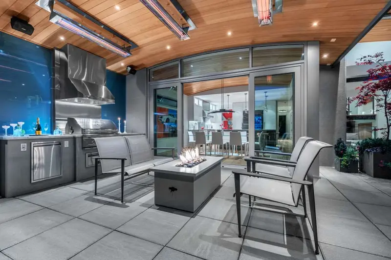 2893 BELLEVUE AVENUE - photo 3 of 17