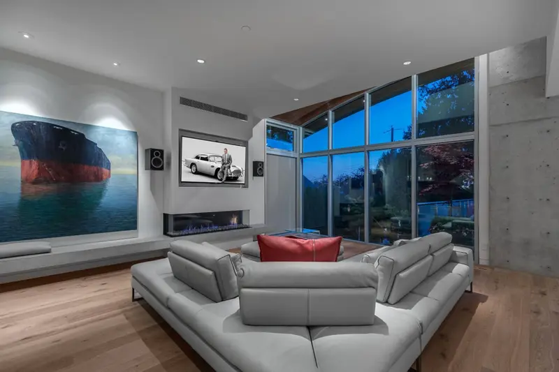 2893 BELLEVUE AVENUE - photo 4 of 17