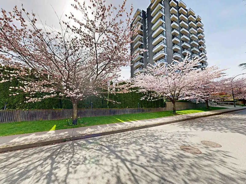 906 2370 W 2ND AVENUE - photo 4 of 25