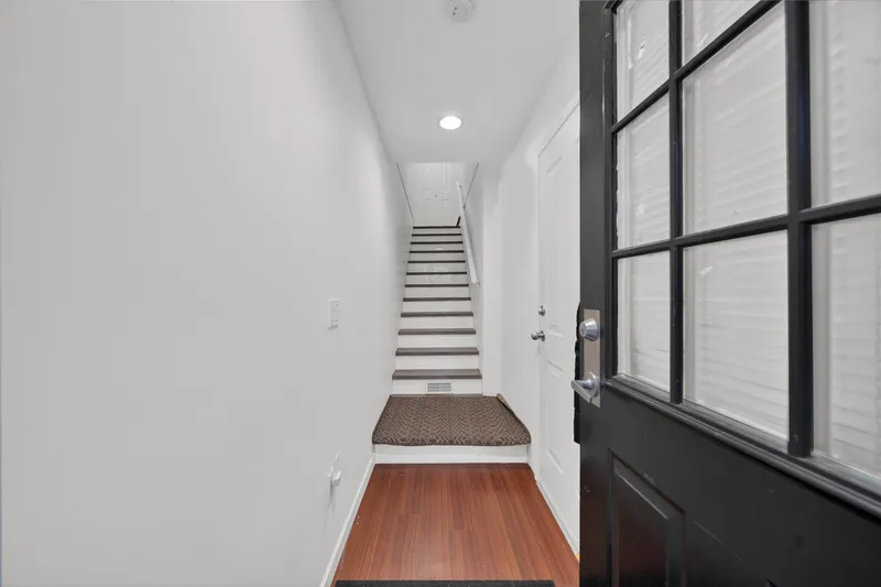 20 12778 66 AVENUE - photo 4 of 25