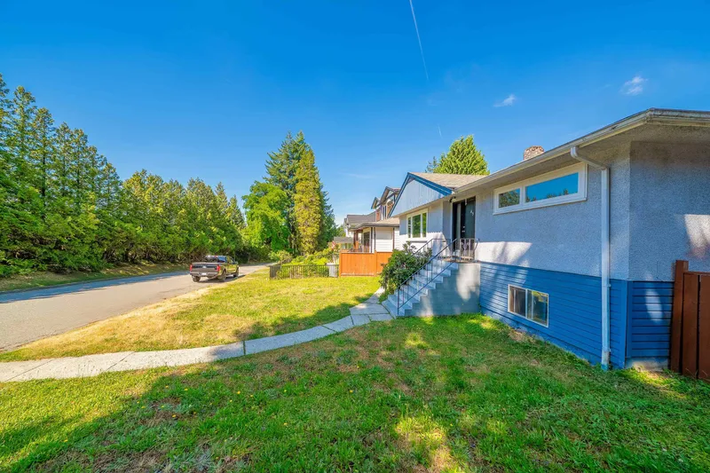 432 W 25TH STREET - photo 3 of 25