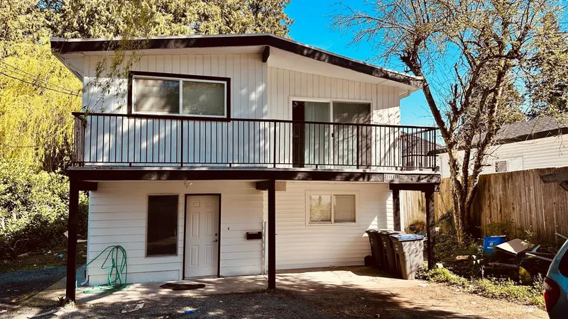 11539 96 AVENUE - photo 1 of 24