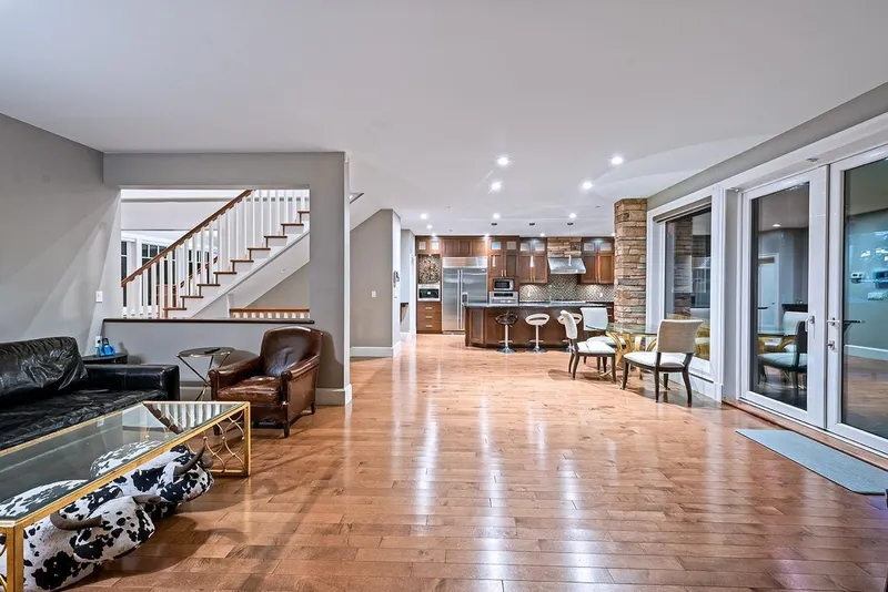 1116 LAWSON AVENUE - photo 2 of 25