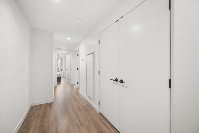 1510 13428 105 AVENUE - photo 3 of 25