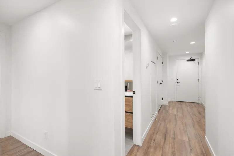 1510 13428 105 AVENUE - photo 4 of 25