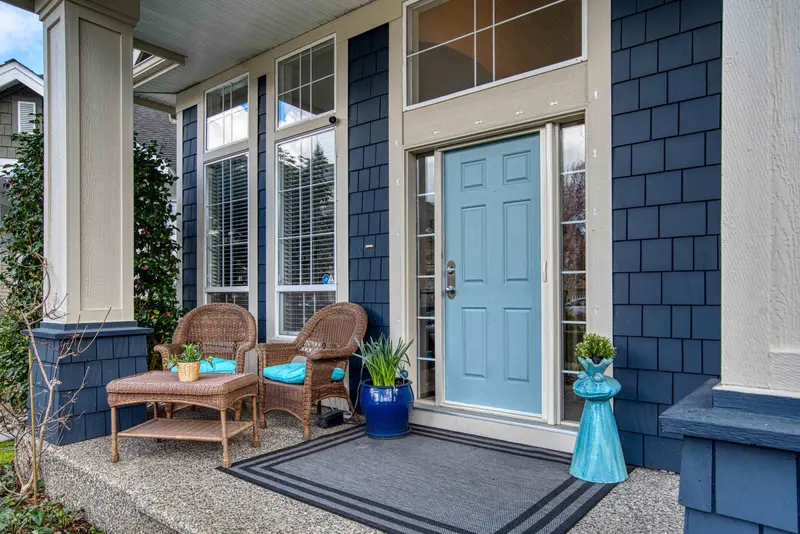 16492 60A AVENUE - photo 2 of 25