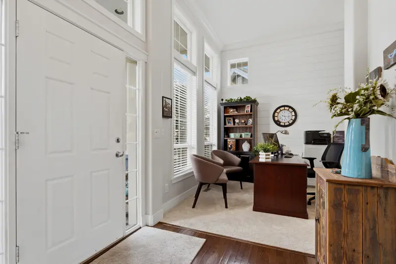 16492 60A AVENUE - photo 4 of 25