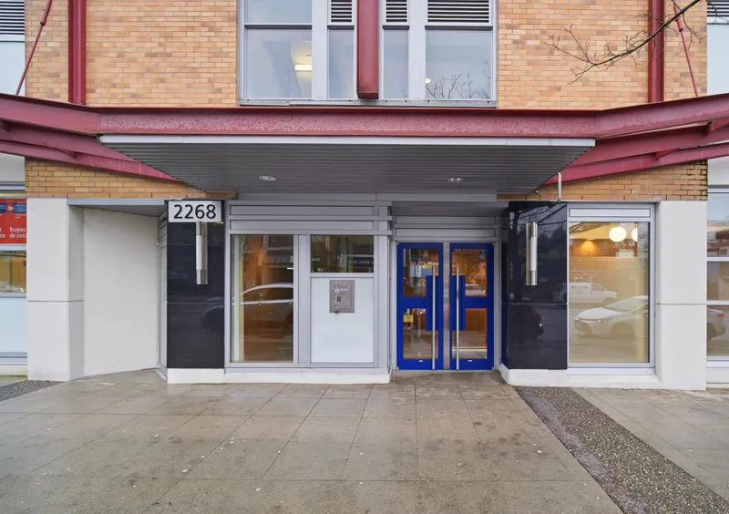 511 2268 W BROADWAY - photo 4 of 17