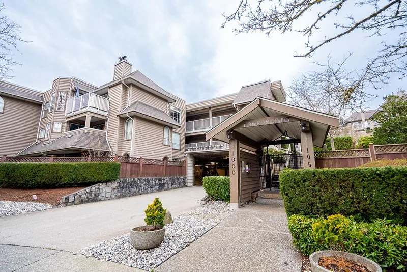 405 1000 BOWRON COURT - photo 4 of 25