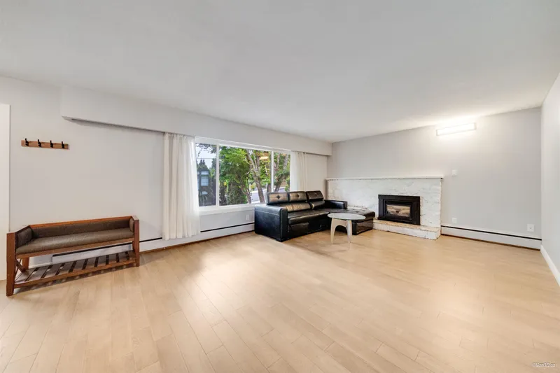 4366 GILPIN CRESCENT - photo 4 of 25