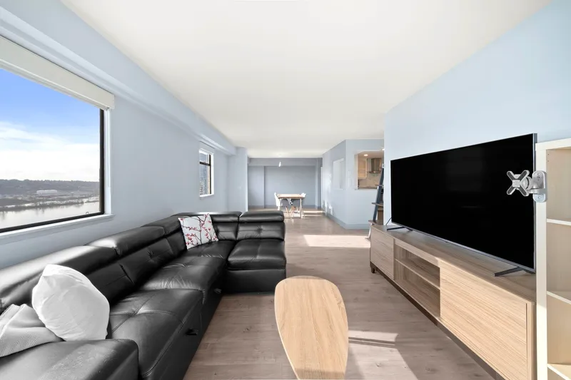 1002 209 CARNARVON STREET - photo 1 of 25