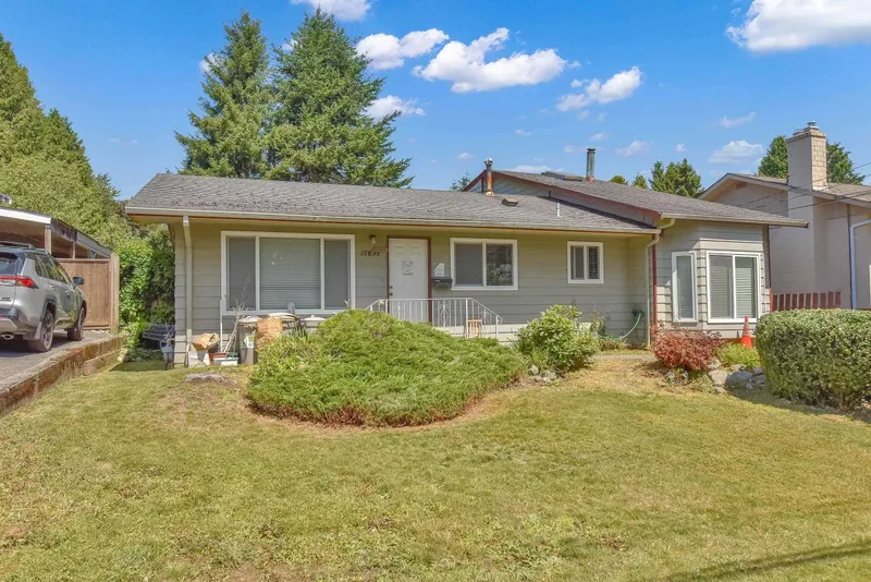 15835 RUSSELL AVENUE - photo 1 of 25