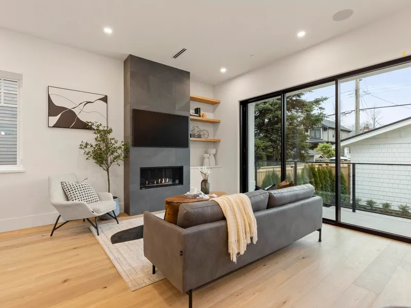 2 3919 W 18TH AVENUE - photo 3 of 25