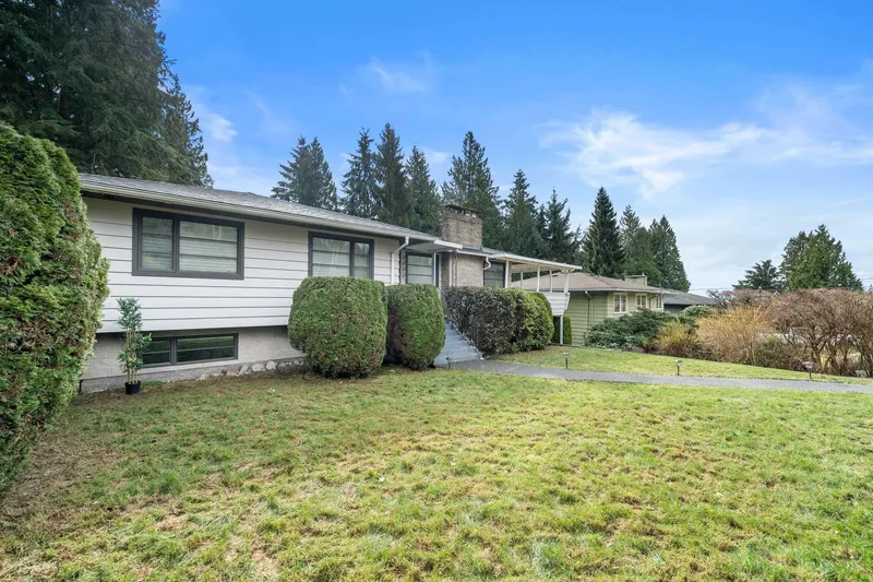 3990 DELBROOK AVENUE - photo 3 of 25