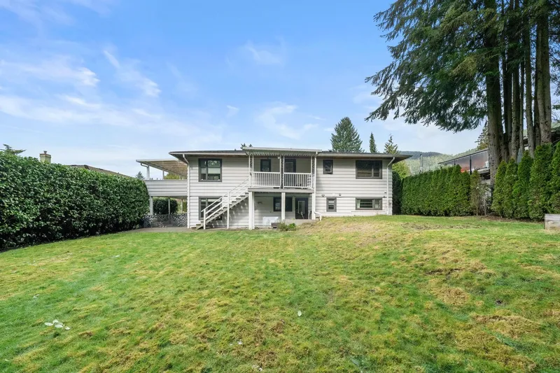 3990 DELBROOK AVENUE - photo 4 of 25