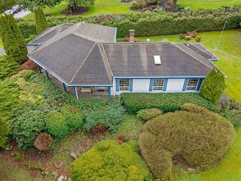 3039 163 STREET - photo 4 of 25