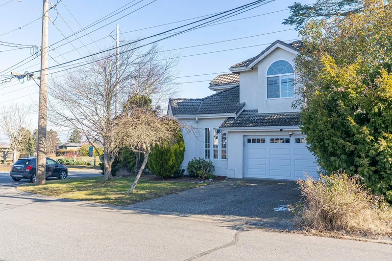 1680 53A STREET - photo 2 of 2