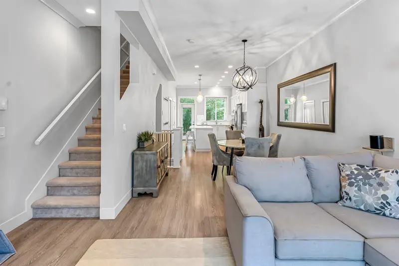 50 2855 158 STREET - photo 2 of 21