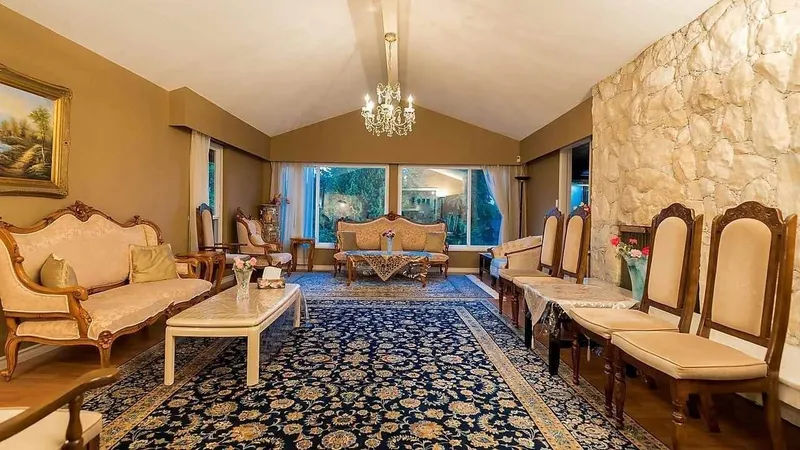 1181 CHARTWELL DRIVE - photo 2 of 18