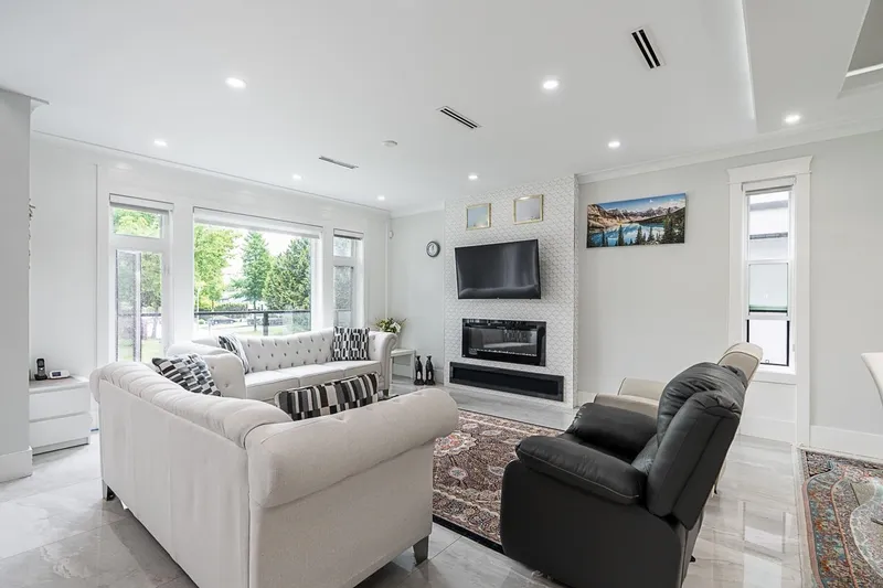 9417 132A STREET - photo 4 of 25