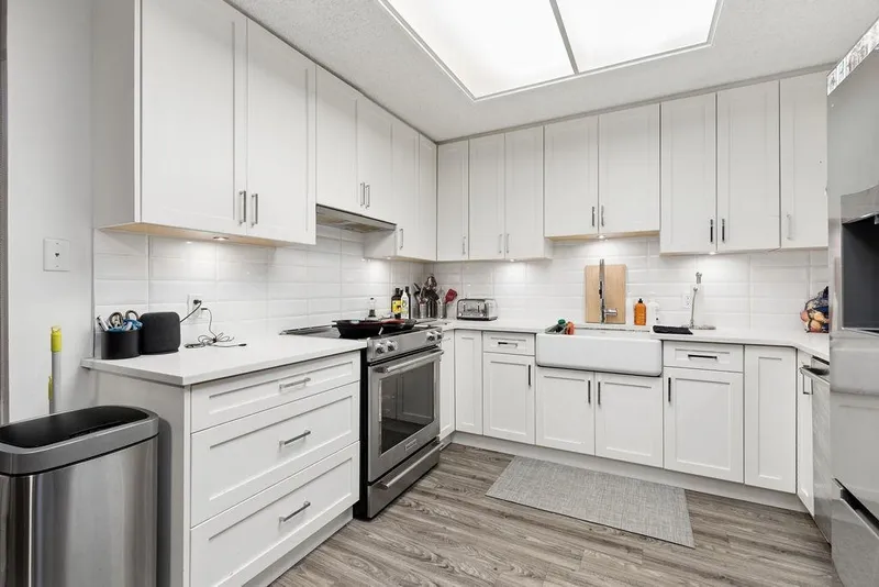 4418 YEW STREET - photo 3 of 17