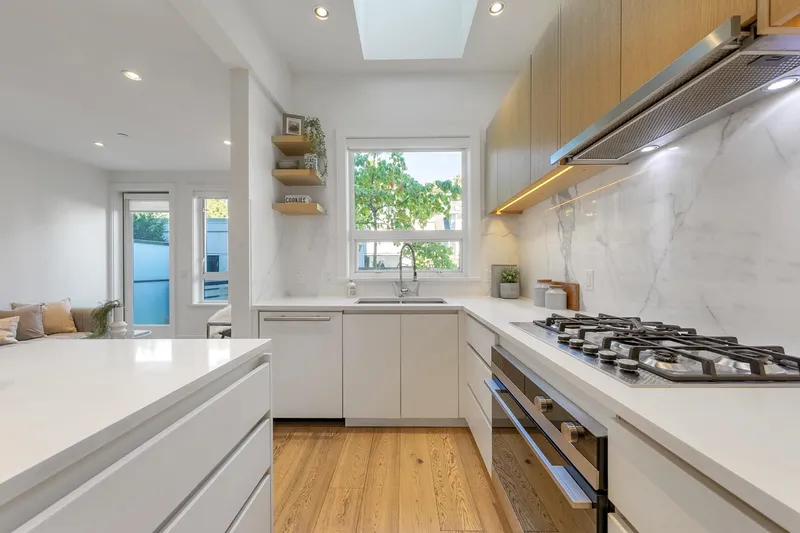 2431 W BROADWAY - photo 1 of 25