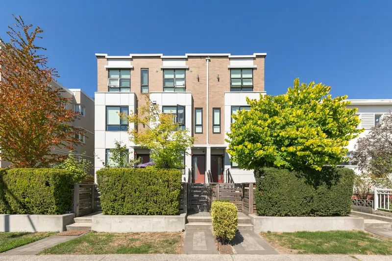 2431 W BROADWAY - photo 2 of 25