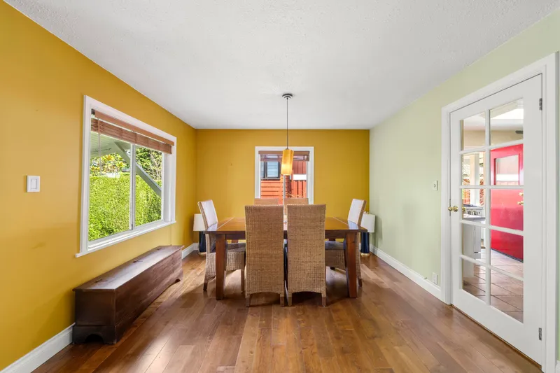 1588 INGLEWOOD AVENUE - photo 4 of 23