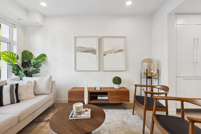 222 1010 W 47TH AVENUE - photo 2 of 11