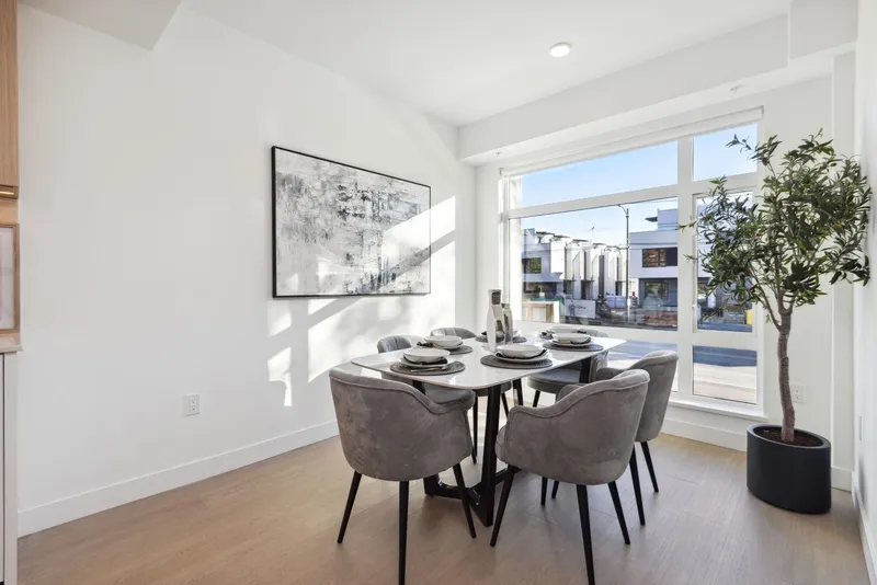 222 1010 W 47TH AVENUE - photo 4 of 11