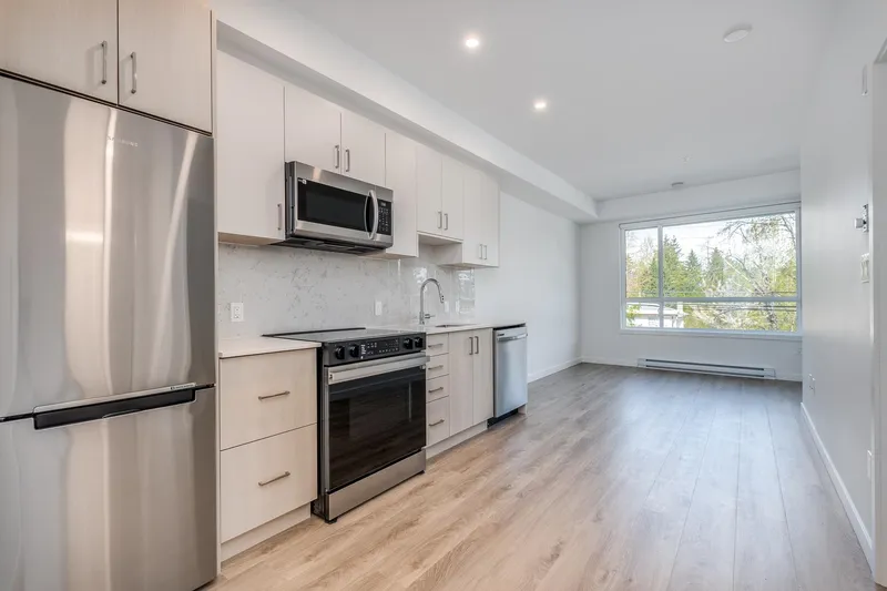 E216 13858 108 AVENUE - photo 3 of 21