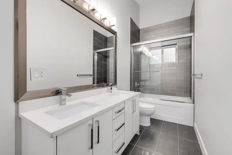 2071 165 STREET - photo 2 of 25