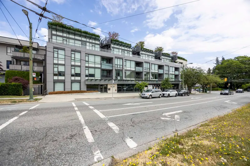 305 3639 W 16TH AVENUE - photo 2 of 25