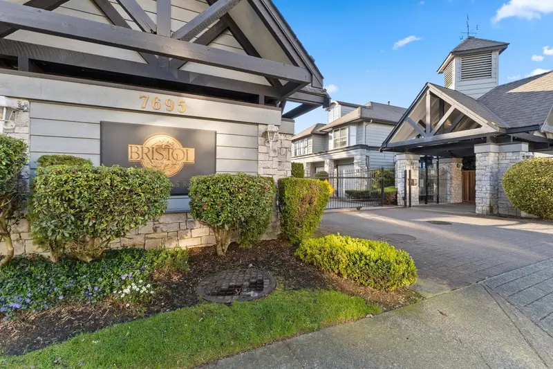 27 7695 ST. ALBANS ROAD - photo 1 of 25