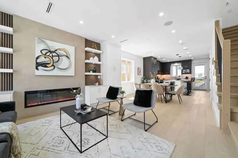 1 7361 FRASER STREET - photo 4 of 25