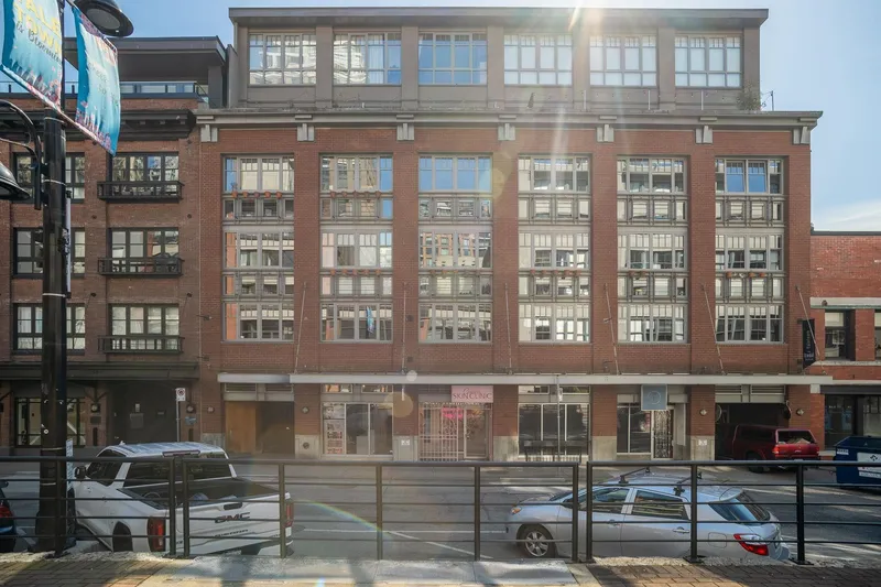 401 1072 HAMILTON STREET - photo 1 of 25