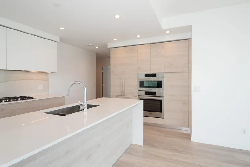 4004 680 QUAYSIDE DRIVE - photo 4 of 25