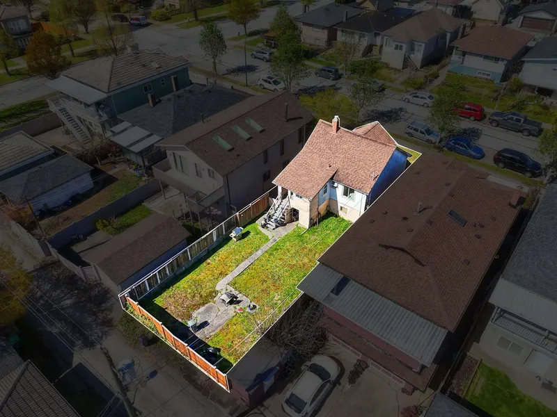 3318 WILLIAM STREET - photo 3 of 9