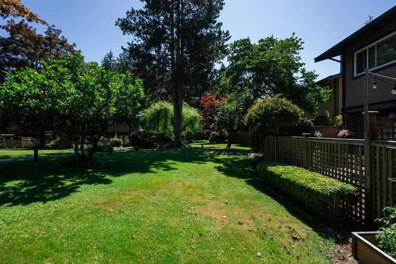 137 3300 CAPILANO ROAD - photo 2 of 25