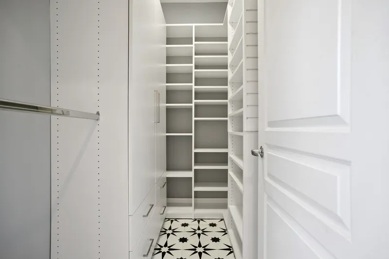 210 2028 W 11 AVENUE - photo 4 of 16