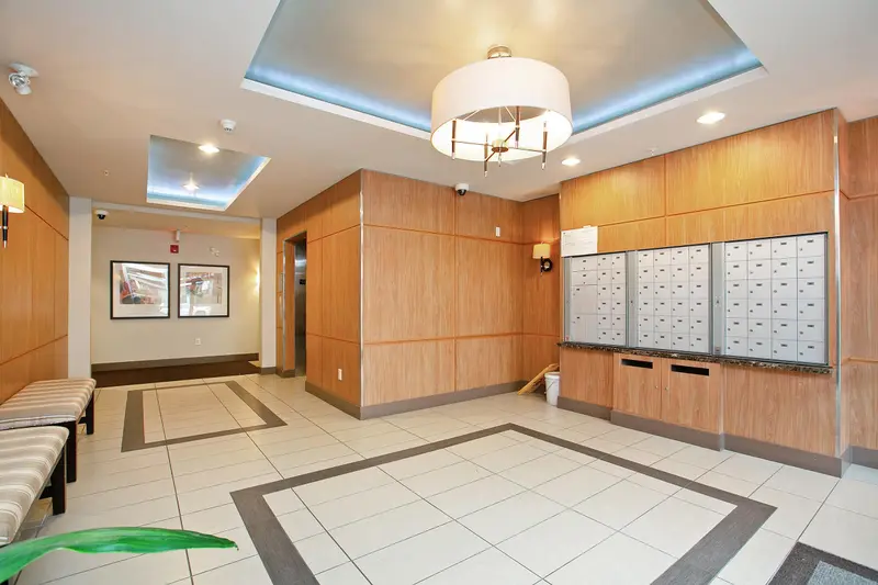 205 6500 194 STREET - photo 2 of 25