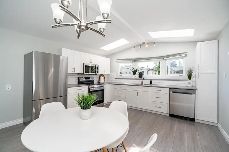 69 8254 134 STREET - photo 2 of 25