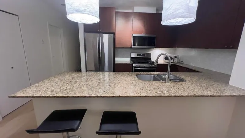 705 400 CAPILANO ROAD - photo 4 of 17