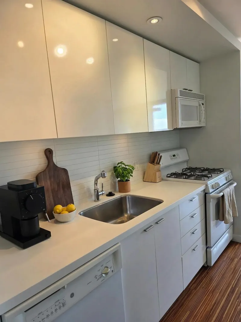 806 328 E 11TH AVENUE - photo 3 of 20