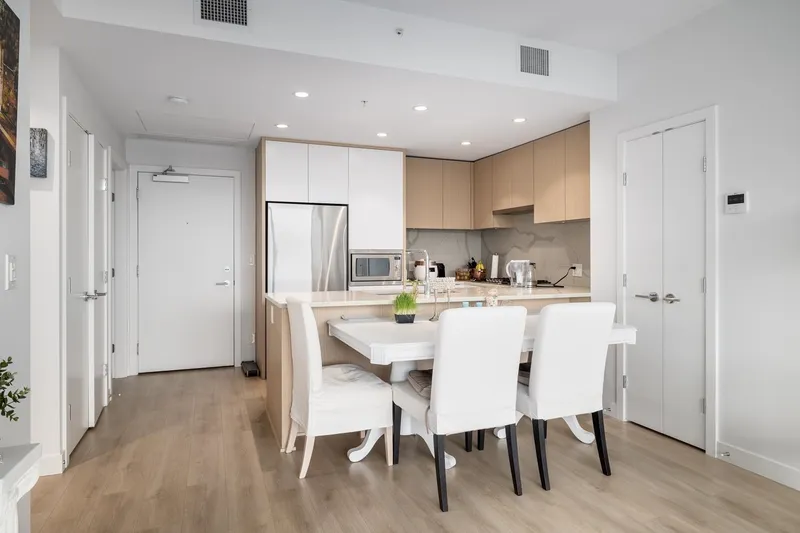 3002 567 CLARKE ROAD - photo 2 of 21