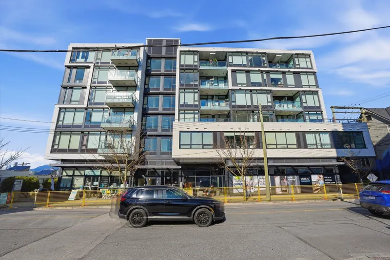 309 133 E 8TH AVENUE - photo 2 of 25