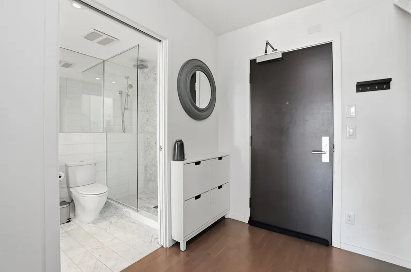 309 133 E 8TH AVENUE - photo 3 of 25