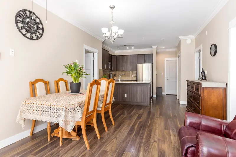 219 6888 ROYAL OAK AVENUE - photo 1 of 25