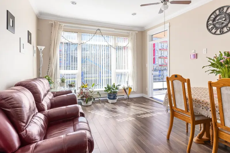 219 6888 ROYAL OAK AVENUE - photo 2 of 25